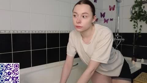 Snapshot of roygeers chatting on 01.31.26 Alice online show from 01.31.26