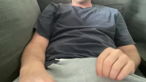 Snapshot of roythegil chatting on 09.26.25 roythegil online show from 09.26.25