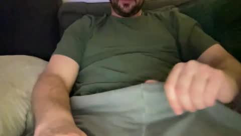 Snapshot of roythegil chatting on 12.19.25 roythegil online show from 12.19.25