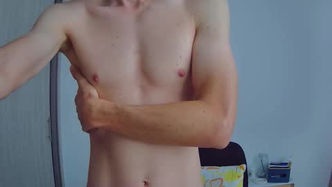 Snapshot of royyourtoy chatting on 01.13.26 Roy online show from 01.13.26