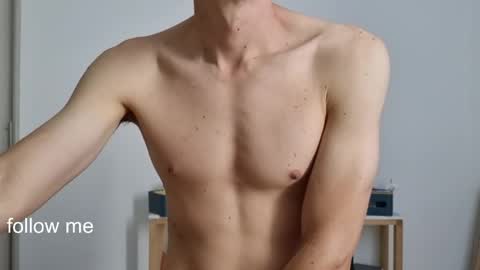 Snapshot of royyourtoy chatting on 03.02.26 Roy online show from 03.02.26