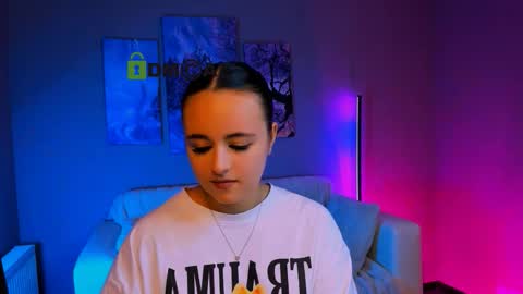 Snapshot of rozmary_ket chatting on 09.24.25 Im Rozmary nice to meet you 3 online show from 09.24.25