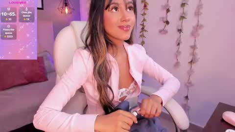 Snapshot of rue_zue chatting on 05.15.26 rue_zue online show from 05.15.26