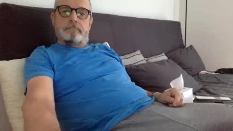 Snapshot of ruk_ri913mn chatting on 10.27.25 Jimi online show from 10.27.25