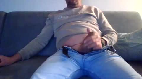 runner_1978 online show from 04.14.26