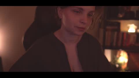 Snapshot of running_with_the_wolves chatting on 12.16.25 Elena online show from 12.16.25