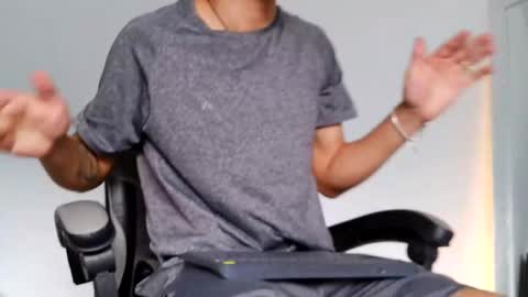 Snapshot of russell_adams_ chatting on 10.15.25 R U S S E L L online show from 10.15.25