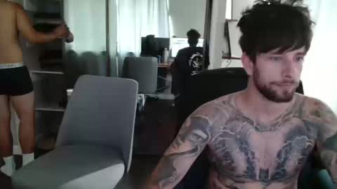 Snapshot of russora666 chatting on 12.18.25 russora666 online show from 12.18.25