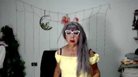 Snapshot of ruth_blue21 chatting on 01.13.25 ruth_blue21 online show from 01.13.25