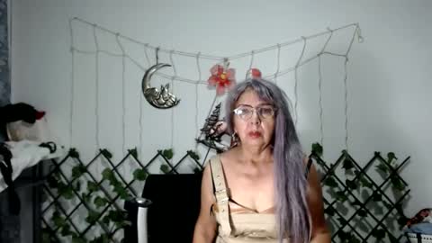 Snapshot of ruth_blue21 chatting on 02.11.25 ruth_blue21 online show from 02.11.25