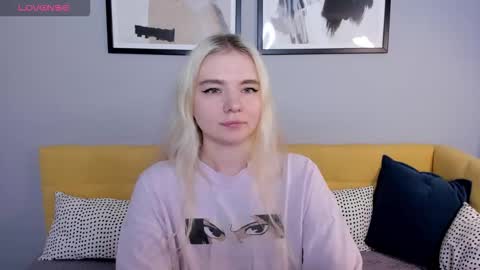 Snapshot of ruthbryant chatting on 11.14.25 ruthbryant online show from 11.14.25