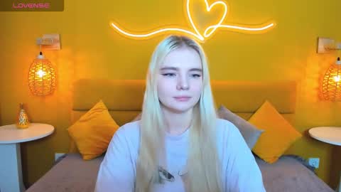 Snapshot of ruthbryant chatting on 11.15.25 ruthbryant online show from 11.15.25