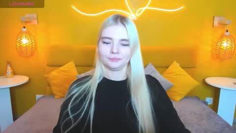 Snapshot of ruthbryant chatting on 11.16.25 ruthbryant online show from 11.16.25