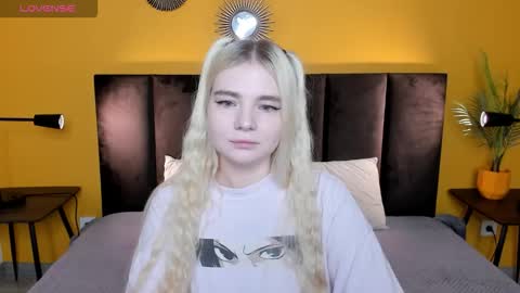 Snapshot of ruthbryant chatting on 11.24.25 ruthbryant online show from 11.24.25