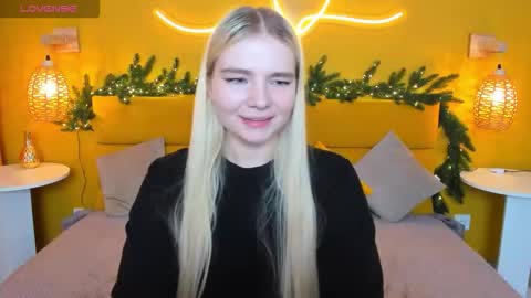 Snapshot of ruthbryant chatting on 11.30.25 ruthbryant online show from 11.30.25