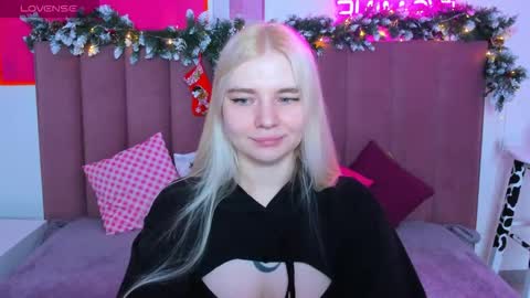 Snapshot of ruthbryant chatting on 12.16.25 ruthbryant online show from 12.16.25