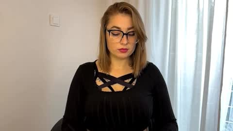 Snapshot of ruthless_111 chatting on 10.07.25 Nika online show from 10.07.25