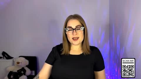 Snapshot of ruthless_111 chatting on 10.26.25 Nika online show from 10.26.25