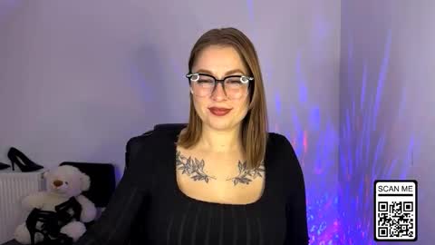 Snapshot of ruthless_111 chatting on 10.27.25 Nika online show from 10.27.25