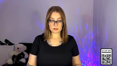 Snapshot of ruthless_111 chatting on 10.28.25 Nika online show from 10.28.25