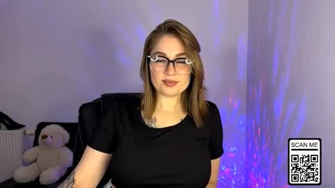 Snapshot of ruthless_111 chatting on 11.13.25 Nika online show from 11.13.25