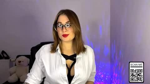 Snapshot of ruthless_111 chatting on 11.29.25 Nika online show from 11.29.25