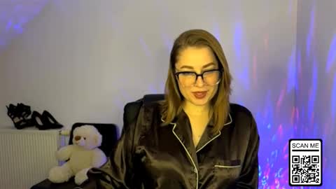 Snapshot of ruthless_111 chatting on 12.13.25 Nika online show from 12.13.25