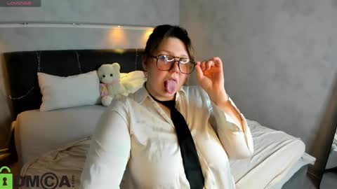 Ruth GMT2 Mon 10 AM - 4 PM Tue 10 AM - 4 PM  Thu 3-9 AM Fri 10 AM - 4 PM Sun 10 AM - 4 PM. online show from 03.12.26