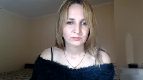 Snapshot of ruthpark chatting on 10.03.25 Ruth online show from 10.03.25