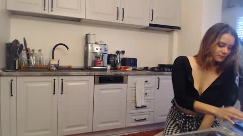 Snapshot of ruxandradanny chatting on 12.12.24 ruxandradanny online show from 12.12.24