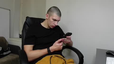 Snapshot of ryan_dozer chatting on 11.06.25 RYAN DOZER online show from 11.06.25