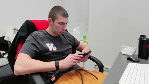 Snapshot of ryan_dozer chatting on 11.22.25 RYAN DOZER online show from 11.22.25