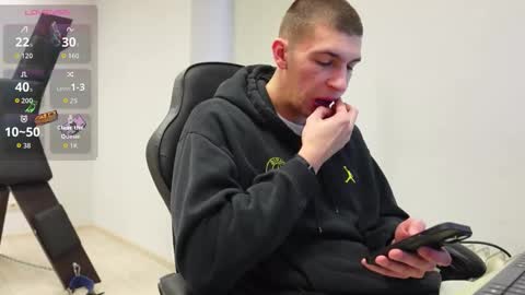 Snapshot of ryan_dozer chatting on 11.29.25 RYAN DOZER online show from 11.29.25