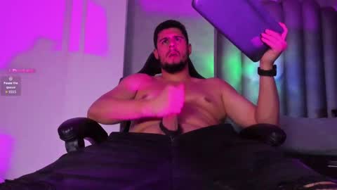 R Y A N online show from 09.14.25