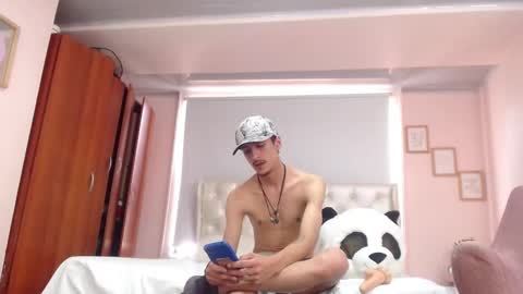 Snapshot of ryan_maxy chatting on 01.16.25 ryan online show from 01.16.25