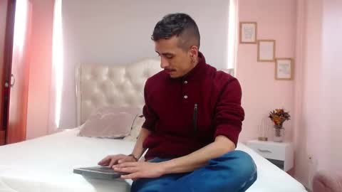 Snapshot of ryan_maxy chatting on 02.01.25 ryan online show from 02.01.25