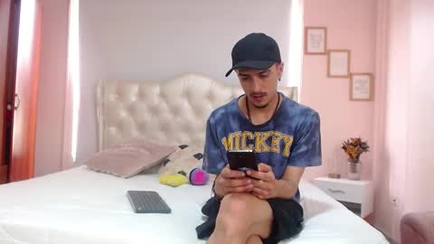 Snapshot of ryan_maxy chatting on 02.01.25 ryan online show from 02.01.25