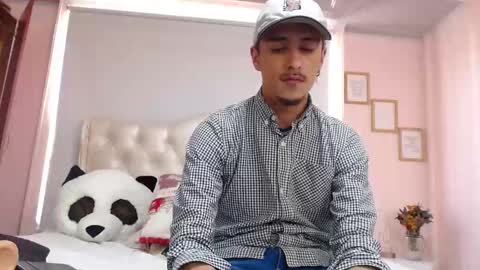 Snapshot of ryan_maxy chatting on 02.10.25 ryan online show from 02.10.25