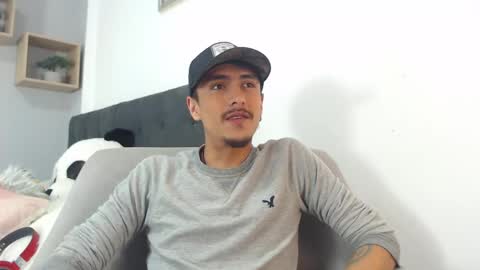 Snapshot of ryan_maxy chatting on 02.22.25 ryan online show from 02.22.25