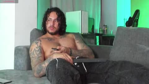 Snapshot of ryan_warren18 chatting on 02.08.26 RYAN online show from 02.08.26