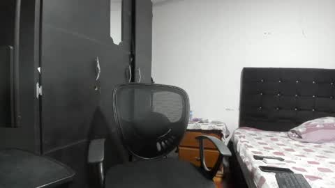 Snapshot of ryan_xc1 chatting on 05.19.26 ryan_xc1 online show from 05.19.26