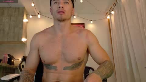 Snapshot of ryann_blue_ chatting on 10.10.25 Ryan Blue ig ryannblue online show from 10.10.25