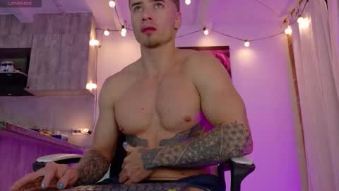 Snapshot of ryann_blue_ chatting on 11.26.25 Ryan Blue ig ryannblue online show from 11.26.25