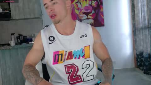 Snapshot of ryann_blue_ chatting on 12.14.25 Ryan Blue ig ryannblue online show from 12.14.25