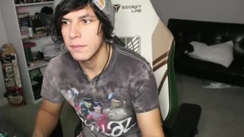 Snapshot of ryot35 chatting on 11.23.25 Ryot3 online show from 11.23.25