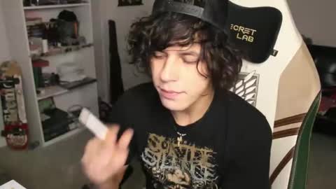 Snapshot of ryot35 chatting on 11.27.25 Ryot3 online show from 11.27.25