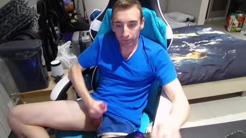 Snapshot of ryukukamifr chatting on 02.07.25 Ryuk FR online show from 02.07.25