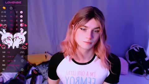 Snapshot of ryuu_sun chatting on 10.27.25 Alice online show from 10.27.25