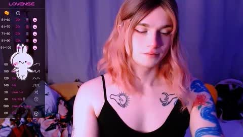 Snapshot of ryuu_sun chatting on 11.28.25 Alice online show from 11.28.25