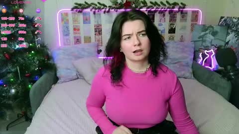 Snapshot of s_katekisa_ss chatting on 12.25.24 Kate online show from 12.25.24